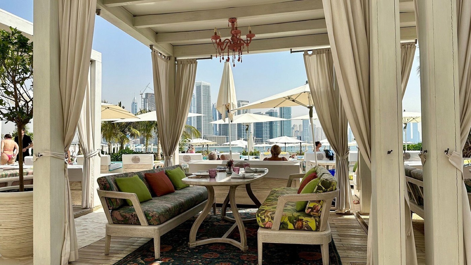 Gallery 7/40 in Dubai, Foto 1 von 3