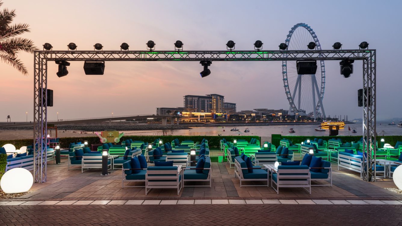 Sheraton JBR Azure Pool Bar in Dubai, Foto 1 von 3